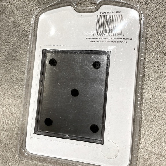 *NEW* Chess and Checkers Magnetic Mini Travel Game - Picture 5 of 7